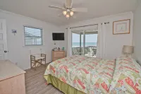 Oceanfront Retreat - Waterfront Deck, High Speed Internet Hotels in Cedar Point