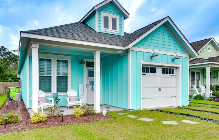 The Mermaid Cottage! Centrally Located, Pool, and Loaded with Extras!