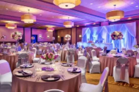 Four Points by Sheraton Milwaukee North Shore Hotels in Brown Deer