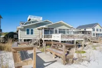 Rooftop Deck and Scenic Creek Access - Charming Oceanfront Haven