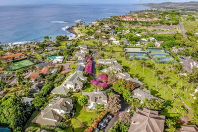 Private Condo w/ Amazing Sunset View, Shared Pools/Hot Tub - Walk to Beaches