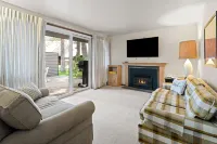 Spacious Home with Wet Bar and Fireplace - Inviting Mountain Retreat