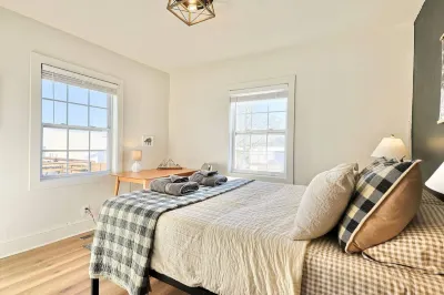 Cozy Haven Retreat - Walking distance, Happy Holler Hotels in Knox County