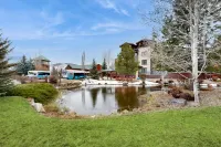 Cozy Mountain Studio W/ Shared Pool, Walk to Lifts, & Ideal Location Near Town Hotel di Sun Valley