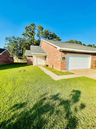 Stylish Experience and Covered Patio - Delightful Haven