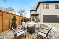 Bike Access and Luxury Amenities - Stunning Mountain Retreat