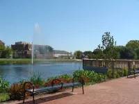 Boardwalk- Modern Oasis with King Bed, Fast WiFi & Easy Parking