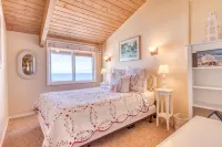 Private Deck and Ocean Views - Luxurious Coastal Retreat Hotels in Neskowin