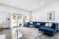 Private Pool and Spacious Living Areas - Stunning Island Retreat