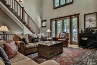 Open Kitchen, Gas Fireplace, and Scenic Deck - Exquisite Retreat Hotels in Pickens County
