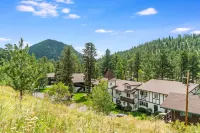 Tranquil Haven - Riverfront, Fireplace, Mountain Views 이스트 뎃레이션 피크 주변 호텔