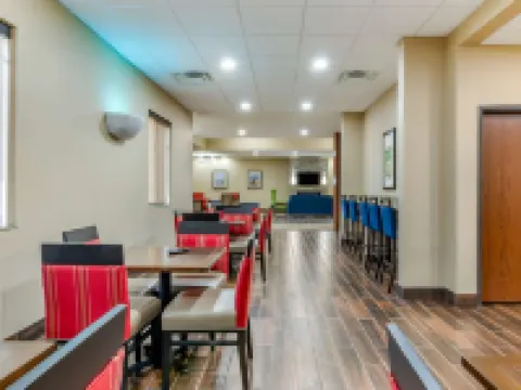 Comfort Inn & Suites Salina North Hotels in Salina