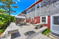 Oceanfront Views and Cozy Interiors - Charming Beach Cottage The Spotted Cod 주변 호텔