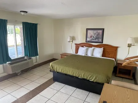 Holiday Motel - Whiteville