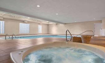 Travelodge by Wyndham Edson 2409079 Alberta Ltd.