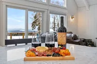 Luxury x Nature: Mountain View, Hot Tub, Game Room