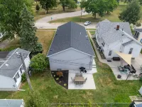 Lake Views and Beach Access - Charming Cape Cod Cottage Retreat فنادق في بورت كلينتون