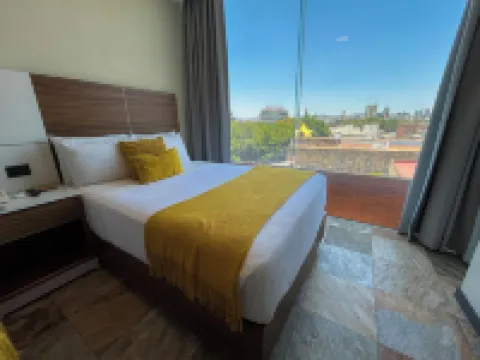 HVH バイ ヤクシェ グアダラハラのホテル