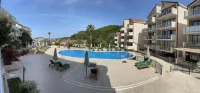 Sunset Poolside Retreat Blueh