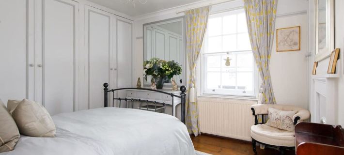 Beautiful Georgian Home in the Heart of Chichester Ξενοδοχεία στην πόλη Chichester