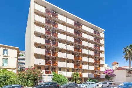 Résidence Pierre & Vacances la Promenade des Bains Отели в г. Agay