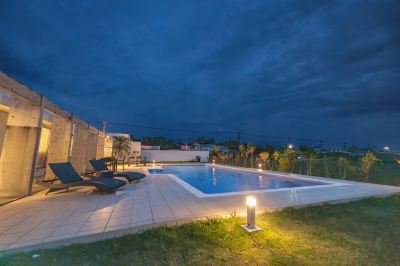 屋外プール LEO癒RESORT砂山の写真