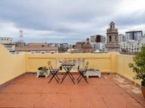 Purple Nest Hostel โรงแรมในบาเลนเซีย