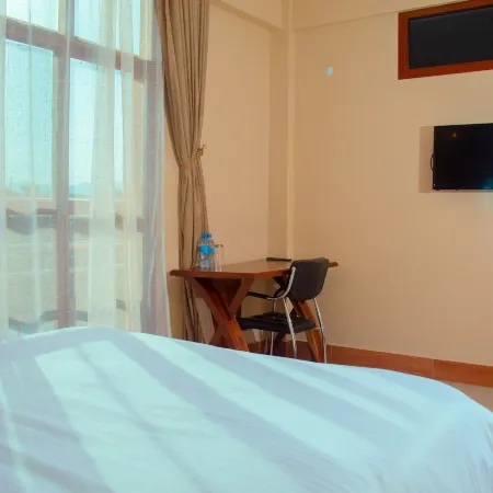 Peak Hotel