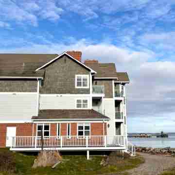 Tides Inn & Suites Hotel Exterior
