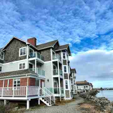 Tides Inn & Suites Hotel Exterior