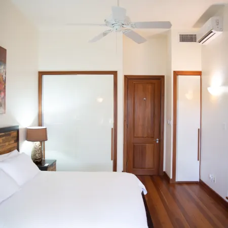Barefoot Luxury - Pool & Walk to Holetown Beach