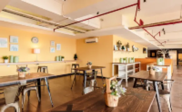 เยลโลว์บี ตันเกอรัง