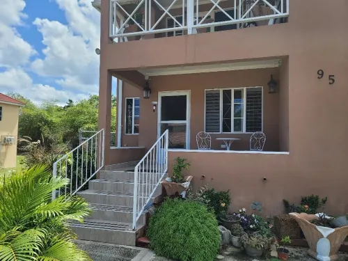 Soleil House with a View Hotels in Priory