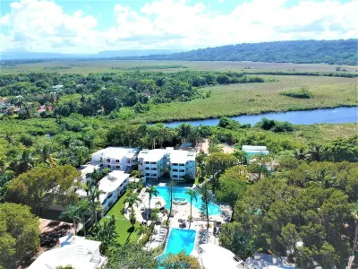 Tropical Casa Laguna
