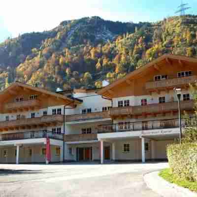 All Seasons Lodge by All in One Apartments Hotel Exterior