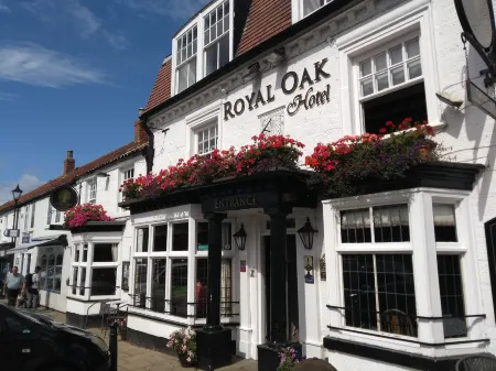 Royal Oak Hotel Отели рядом с достопримечательностью «Captain Cook Schoolroom Museum»