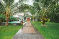 Villa Prambanan Jogja with Private Swimming Pool by Simply Homy Hotels in Kalasan