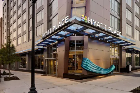Hyatt Place Arlington Courthouse Plaza Отели рядом с достопримечательностью «Могила Неизвестного Солдата»