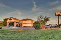 Greenfield Inn & Suites Owensboro, KY Airport
