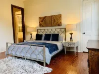 Charming Creole Cottage 2 Blocks Across Rampart St from French Quarter Hotels in Treme