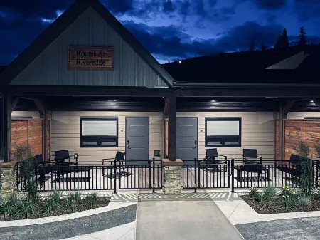 Rooms at Riveredge Отели рядом с достопримечательностью «Йохо»