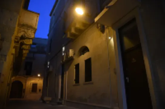 卡戴裡奢華套房飯店 Cripta附近的飯店