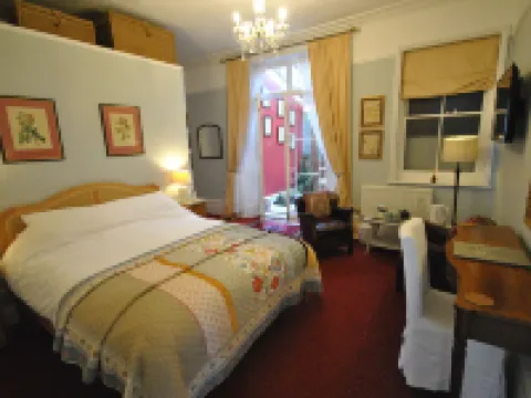 Churchill Guest House Hotels in Dover