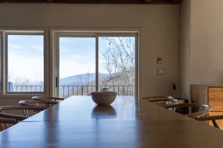 The Edelweiss Estate Отели рядом с достопримечательностью «Little Mountain Church Village»