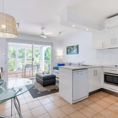 Port Douglas Apartments - Adults Only Oasis