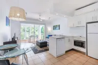 Port Douglas Apartments - Adults Only Oasis - parcheggio