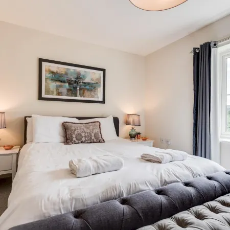 Modern 2 Bedroom Apartment in Popular Jericho !!!