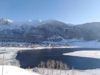 Cozy apartment with large terrace within walking distance to the ski lift