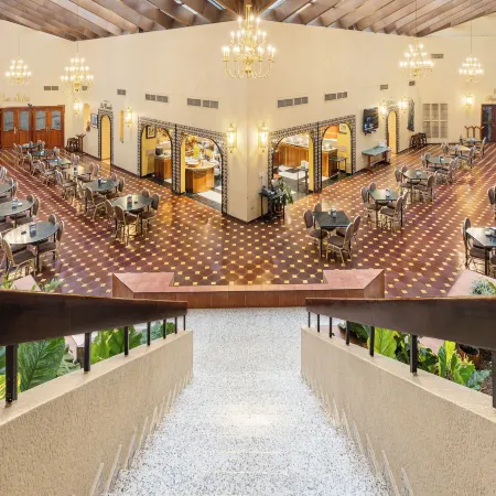 Copantl Hotel & Convention Center