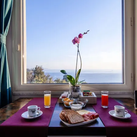 Mini Hotel - Angolo di Paradiso - Отели рядом с достопримечательностью «Бассейн «Скандоне»»
